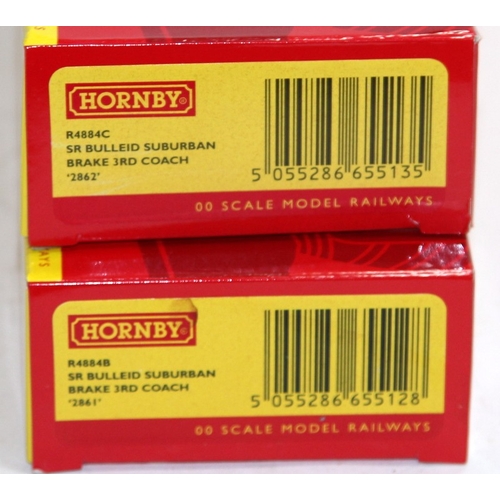 102 - Hornby OO gauge passenger carriages Southern Rail R4884B and R4884C, both boxed