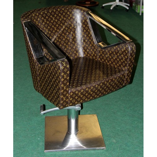 225A - Genuine vintage Louis Vuitton barber's chair with hydraulic height adjustment