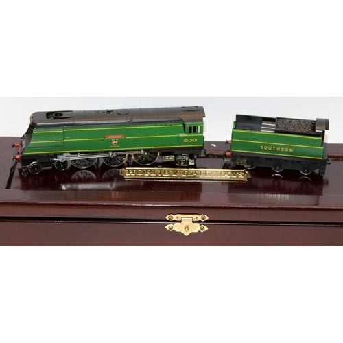 33 - Hornby OO gauge limited edition locomotive and tender: Southern Railways West Country Class 'Exeter'... 