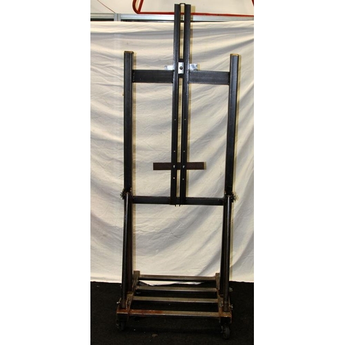 249 - Heavy duty large easel manufactured from welded box and angle steel. O/all height of frame 170cms