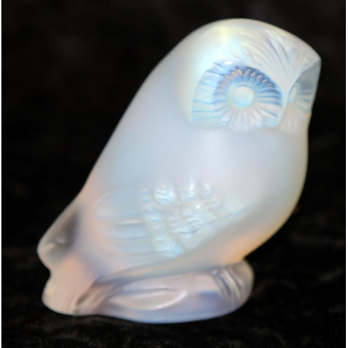 72 - Lalique Nyctal Owl ref:1175900 in frosted glass with signature to base, comes boxed with certificate... 