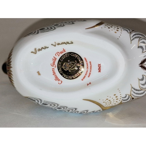 285 - Royal Crown Derby Collectors Guild Duck paperweight. Gold stopper signed to base c/w box. No certifi... 