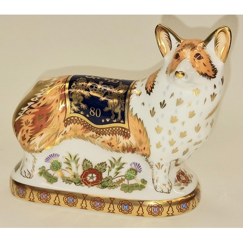 298 - Royal Crown Derby limited edition 0468/950 Royal Windsor Corgi paperweight. Gold stopper c/w box and... 