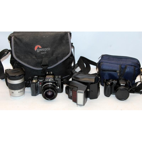 128 - Vintage Minolta 7000 35mm film SLR camera with kit lenses, Cokin filters, filter adaptor and flash c... 