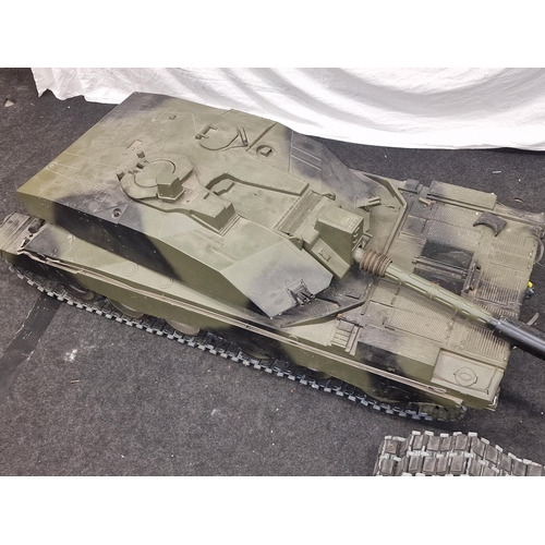 265 - Very large vintage battery powered model of the Trumpeter British Challenger II Main Battle Tank. 16... 