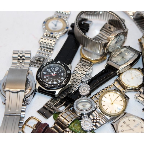 168 - A collection of quality ladies and gents fashion quartz watches, Citizen, Gruen, J-Axis etc. All wit... 