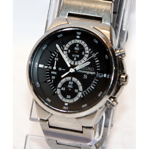 380 - Seiko S gents chronograph ref:V657-0A10. Seen working at time of listing