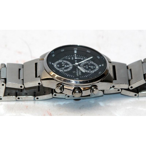 380 - Seiko S gents chronograph ref:V657-0A10. Seen working at time of listing