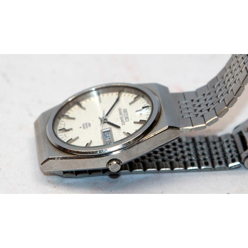 381 - Quality vintage gents Seiko Grand Seiko Twin Quartz dress watch ref:9943-8000. Serial number dates t... 