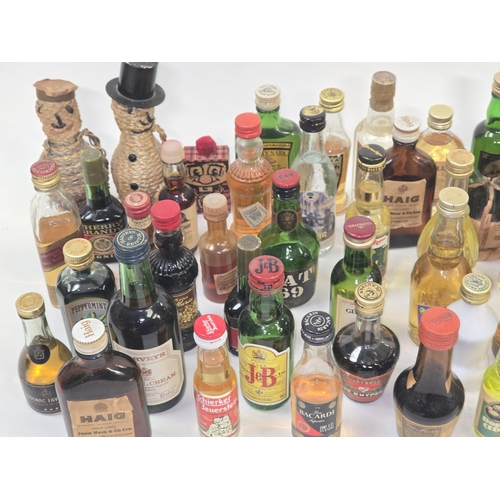 25 - Large quantity of 70+ alcohol miniatures to include some vintage examples.