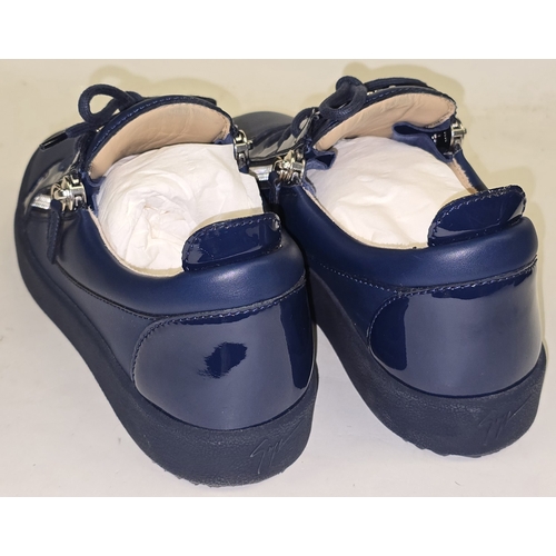 143 - Giuseppe Zanotti designer May navy sneakers size 8.5. Sold in pre-owned/used condition (REF P2).