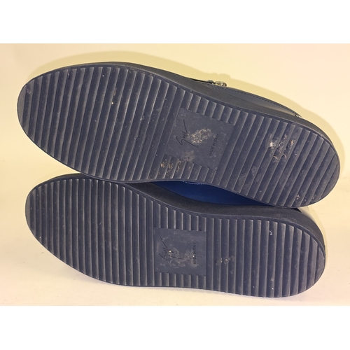 143 - Giuseppe Zanotti designer May navy sneakers size 8.5. Sold in pre-owned/used condition (REF P2).