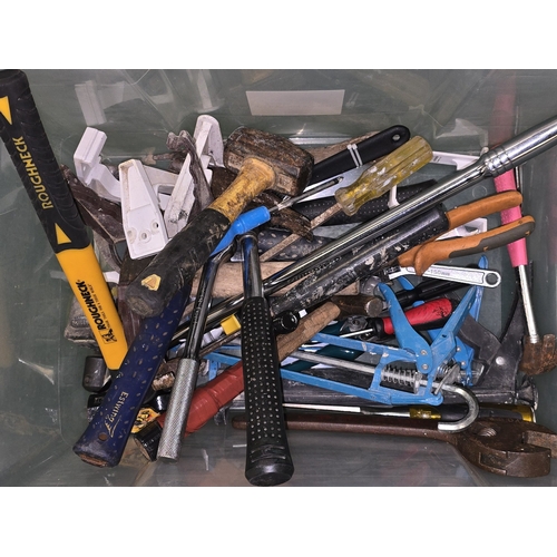 202 - A large quantity of assorted hand tools (REF P16).