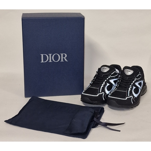 142 - Mens black Dior B30 trainers size 9.5 as new boxed with dust bag.