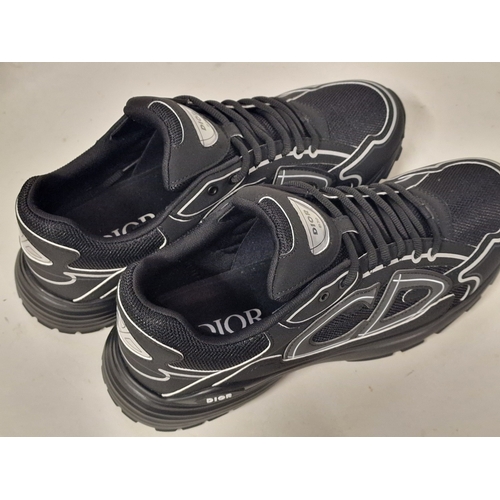 142 - Mens black Dior B30 trainers size 9.5 as new boxed with dust bag.