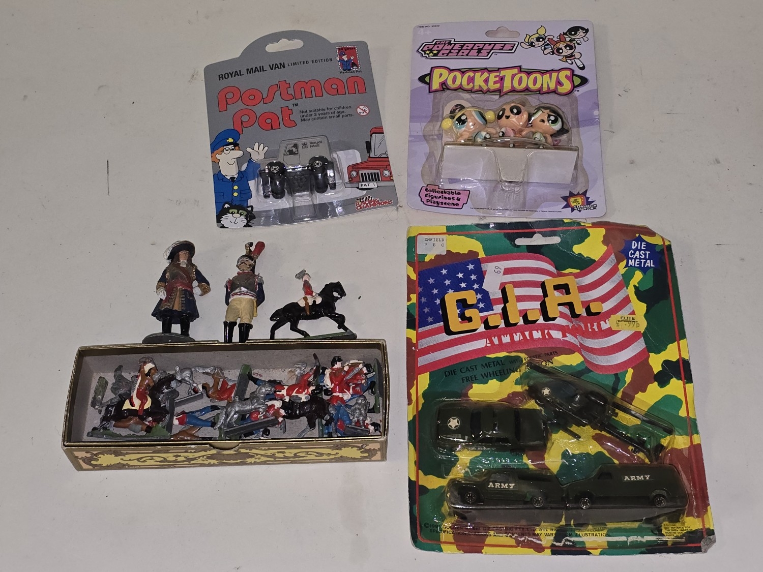 Various vintage toys to include The Powerpuff Girls 