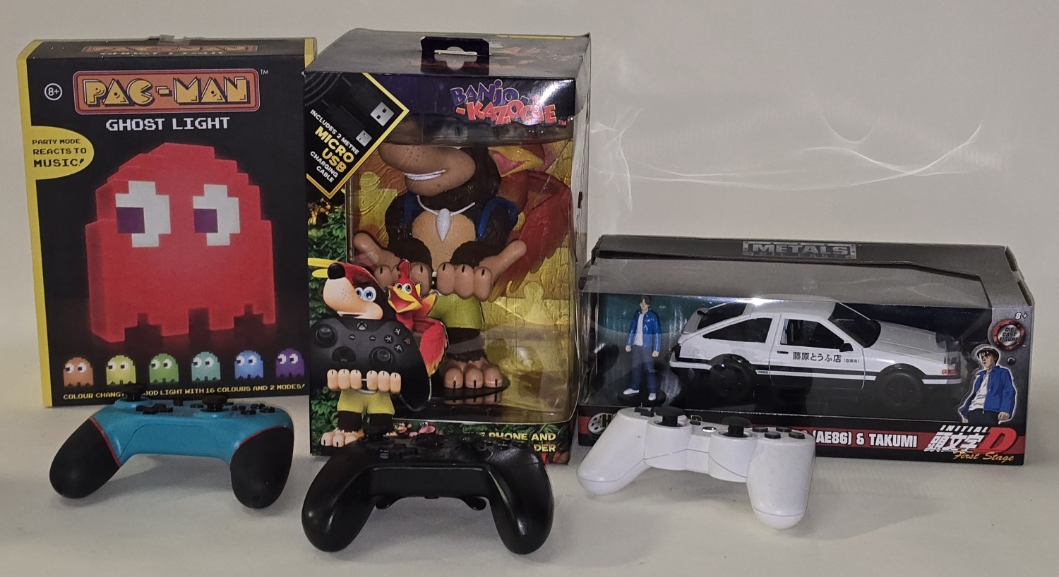Collection of miscellaneous mostly boxed toys together with three game ...