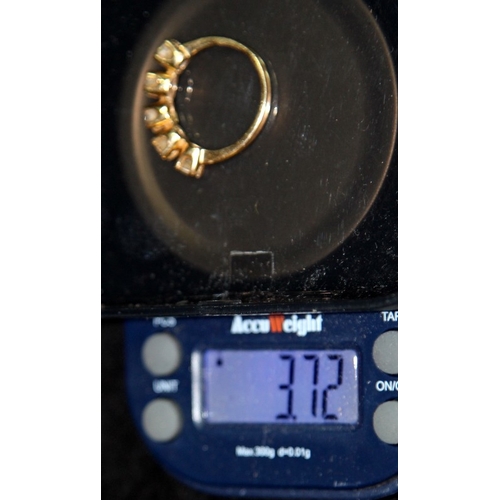 294 - 14ct gold 5 stone diamond ring approx 1ct total diamonds. Size Q, gross weight 3.7g.