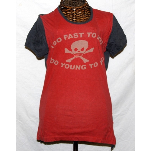 33 - Vivienne Westwood clothing: 'I'm Not A Terrorist - Please Don't Arrest Me' T-Shirt c/w 'Too Fast To ... 