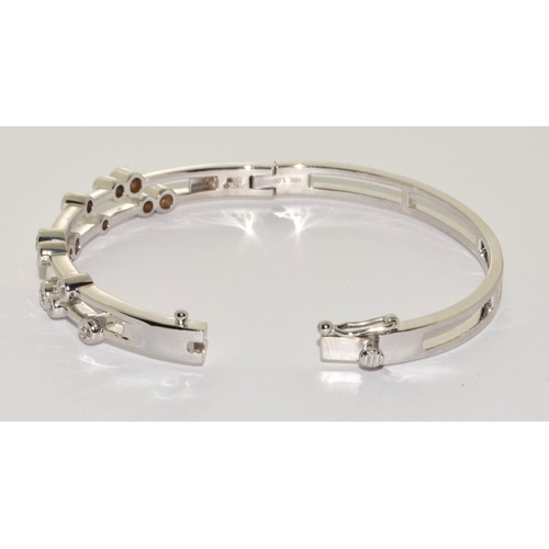 253 - 18ct white gold Diamond twin bar split bangle of 1ct diamonds (New).