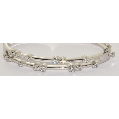 253 - 18ct white gold Diamond twin bar split bangle of 1ct diamonds (New).