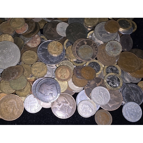 84 - A large collection of GB and foreign coinage.