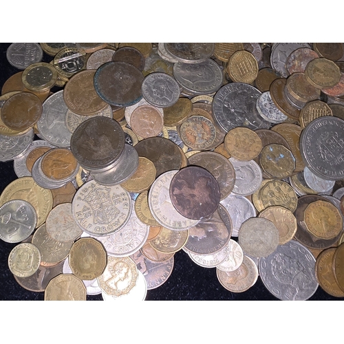 84 - A large collection of GB and foreign coinage.