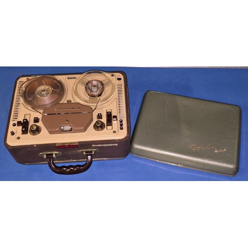 56 - A vintage 1950s/1960s Tesla Sonet Duo reel to reel tape recorder. Sold as untested.