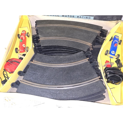 312 - Triang Scalextric vintage 1963 FJ30 slot car racing set. Appears 90% complete with the exception of ... 