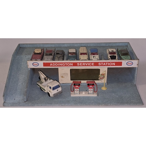 318 - A vintage 1960s/1970s Esso Addington Service Station wooden car garage together with a selection of ... 