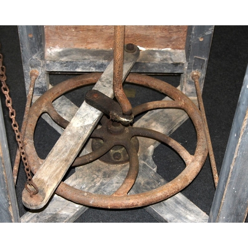 1 - Vintage full size freestanding treadle operated potters wheel. o/all 105cms tall x 66cms across x 59... 