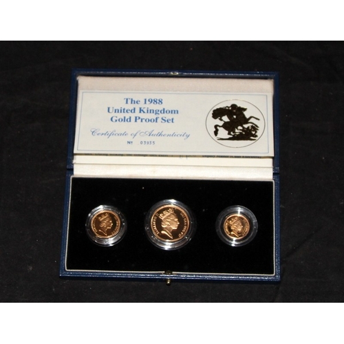 373 - 22ct gold Three Coin Sovereign set as issued by Royal Mint. Two Pounds, Full and Half Sovereigns pre... 