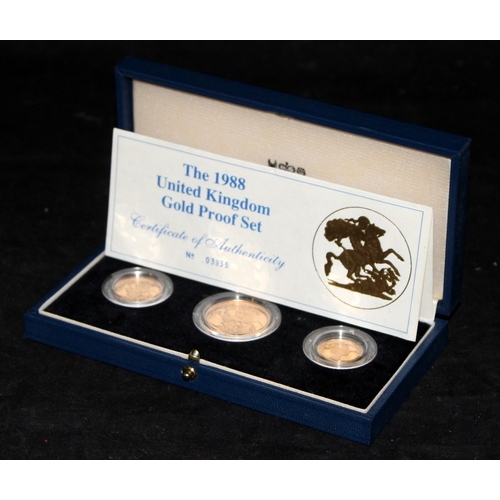 373 - 22ct gold Three Coin Sovereign set as issued by Royal Mint. Two Pounds, Full and Half Sovereigns pre... 