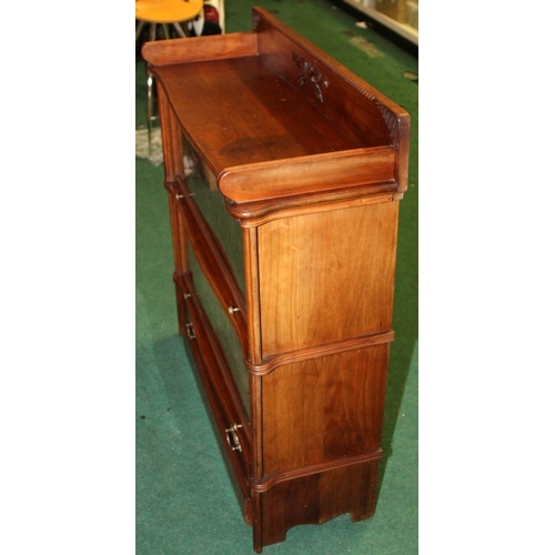 9 - Quality vintage Globe Wernicke sectional barrister's bookcase comprising base unit with drawer, two ... 