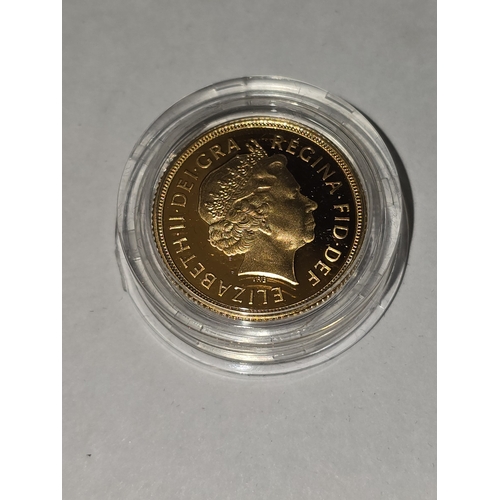 286 - 2003 22ct gold full sovereign 7.98g. Cased with certificate.
