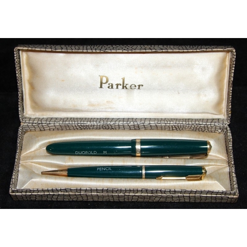 81 - Vintage Parker Duofold green body fountain pen with 14ct gold nib c/w matching pencil in original pr... 