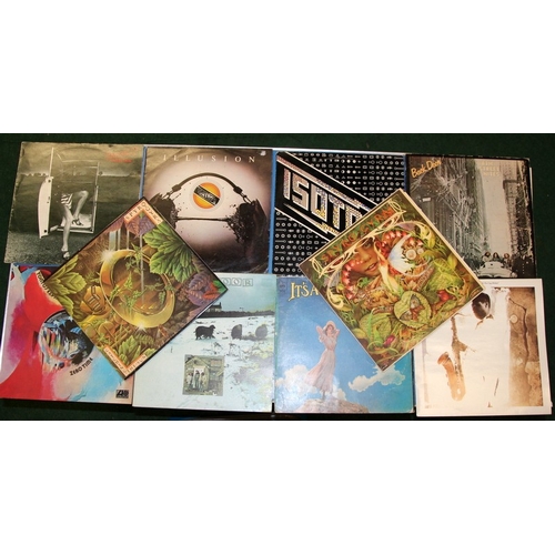 205 - Jazz/fusion rock. A collection of vinyl LP's by acts such as Spyro Gyra, Brand X, Isotope etc