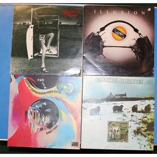 205 - Jazz/fusion rock. A collection of vinyl LP's by acts such as Spyro Gyra, Brand X, Isotope etc