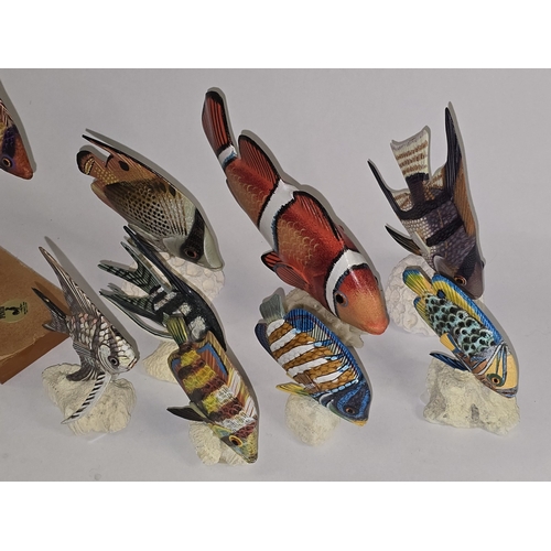 18 - A collection of hand painted wooden tropical fish ornaments by Penco. Various sizes and colours. 10 ... 