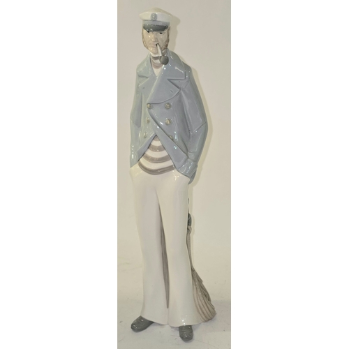 11 - Lladro 4621 Sea Captain Smoking a Pipe figurine. Retired 1970. Comes boxed.