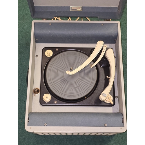 160 - A vintage quality Decca Auto Deccalian Model 88 valve amplified record player. Offered for spares/re... 