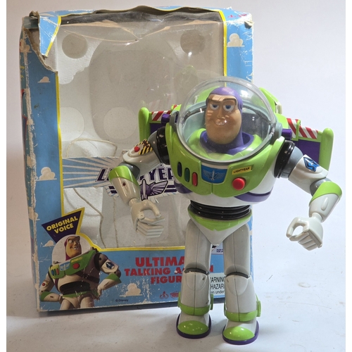 32 - A vintage Thinkway Toys Toy Story Buzz Lightyear Ultimate Talking Action Figure. Comes with original... 