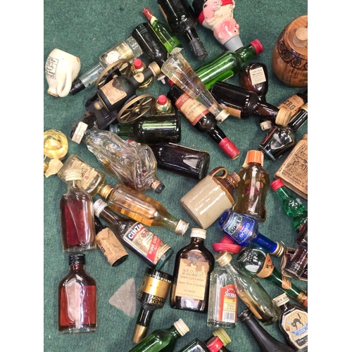 6 - A large quantity of vintage alcohol miniatures. Unchecked for fill levels.