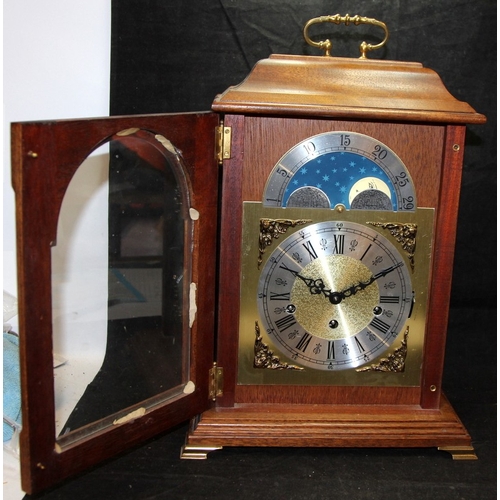 27 - Good quality German Hermle bracket clock, 8 day chiming mechanical movement. 1050-020 model with flo... 