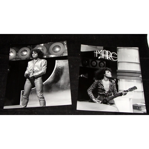 36 - Kevin Cummins (1953- ) British photographer renowned for his work with rock bands and musicians. Lot... 