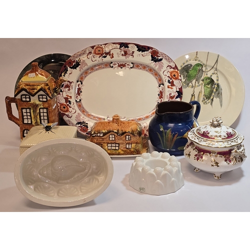 42 - A collection of vintage ceramics to include Crown Devon. Ten pieces in all.
