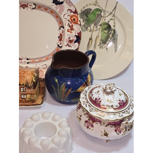 42 - A collection of vintage ceramics to include Crown Devon. Ten pieces in all.
