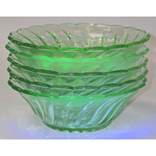 34 - Collection of five vintage Art Deco uranium depression green glass desert bowls each 5.5