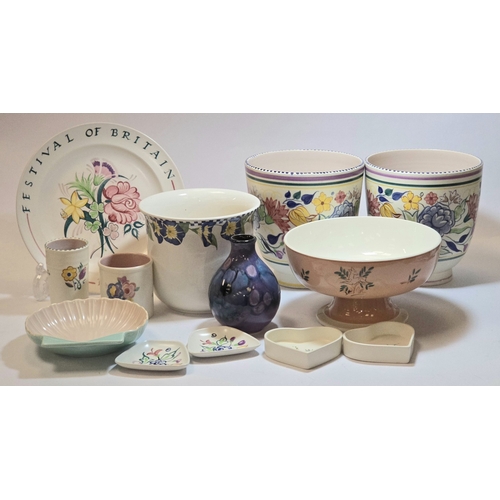 39 - Poole Pottery qty of various pieces to include traditional pattern, Festival of Britain plate etc (1... 