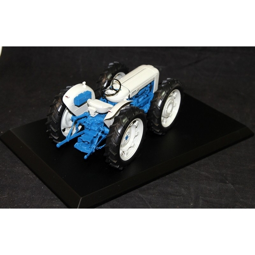 35 - Quality limited edition die-cast model: County Super 4 Tractor - Last Off The Line. Serial number 15... 